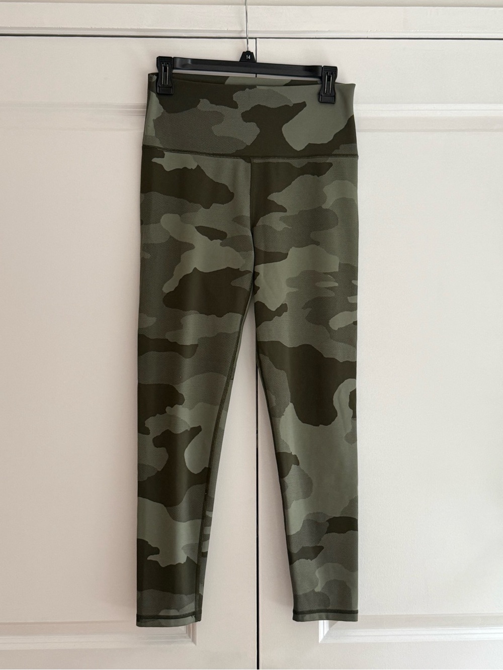 aerie Olive Green & Dark Gray Camo Offline Leggings